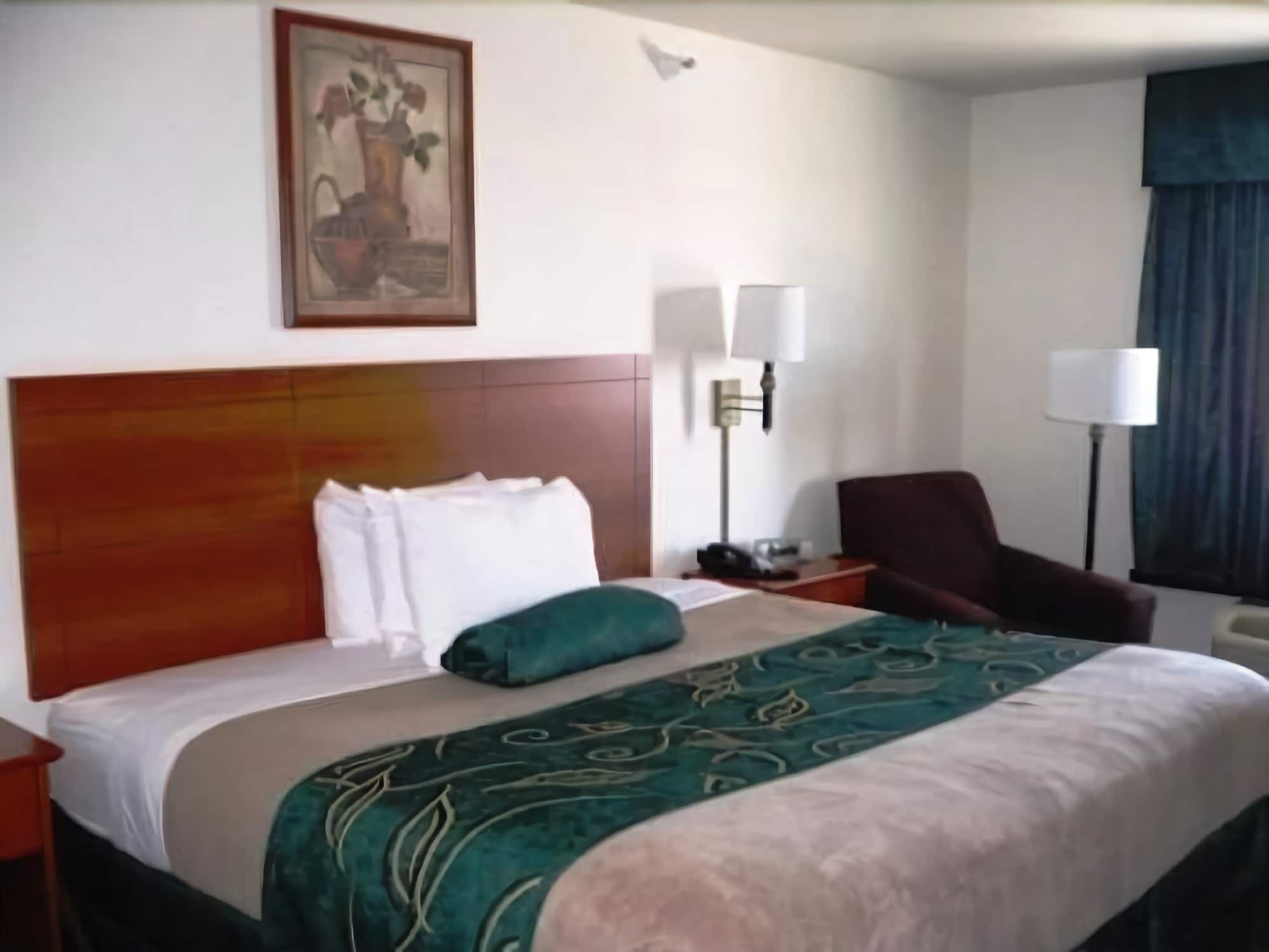 Travelodge By Wyndham Missouri Valley Room photo